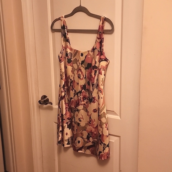 NWT A&F Floral Dress, Cream/Multi, Size MP (medium petite). - Picture 1 of 2